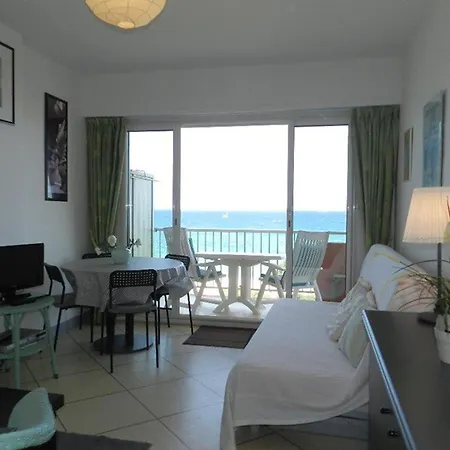 3 Couchages Climatise Avec Parking En Bord De Au Lavandou Апартаменты *