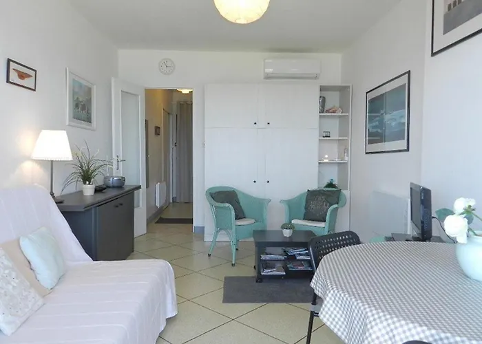 Apartment 3 Couchages Climatise Avec Parking En Bord De Au Lavandou - Fr-1-251-893 Le Lavandou