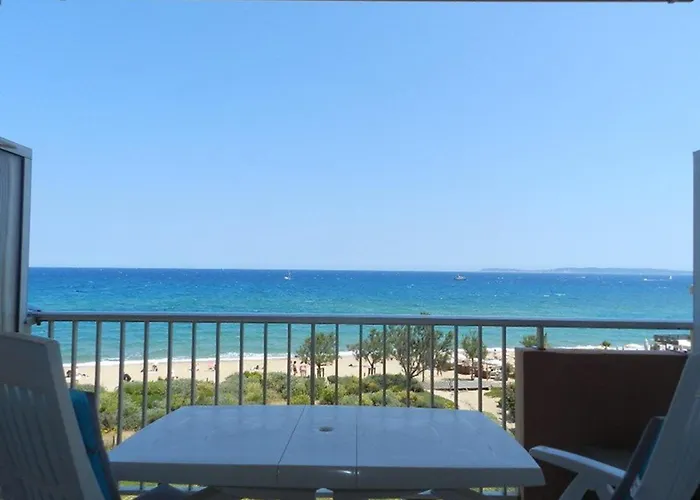 3 Couchages Climatise Avec Parking En Bord De Au Lavandou - Fr-1-251-893 Apartment